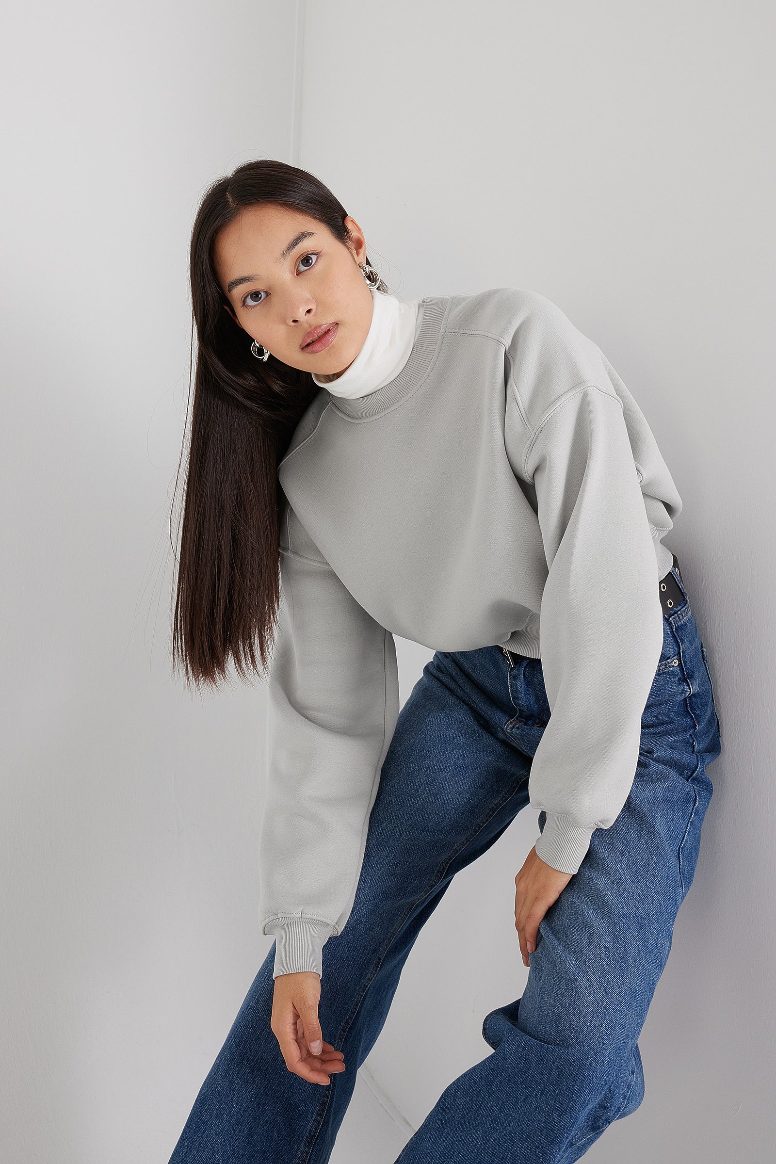 Brushed Crew Neck Basic Sweatshirt - Image 24