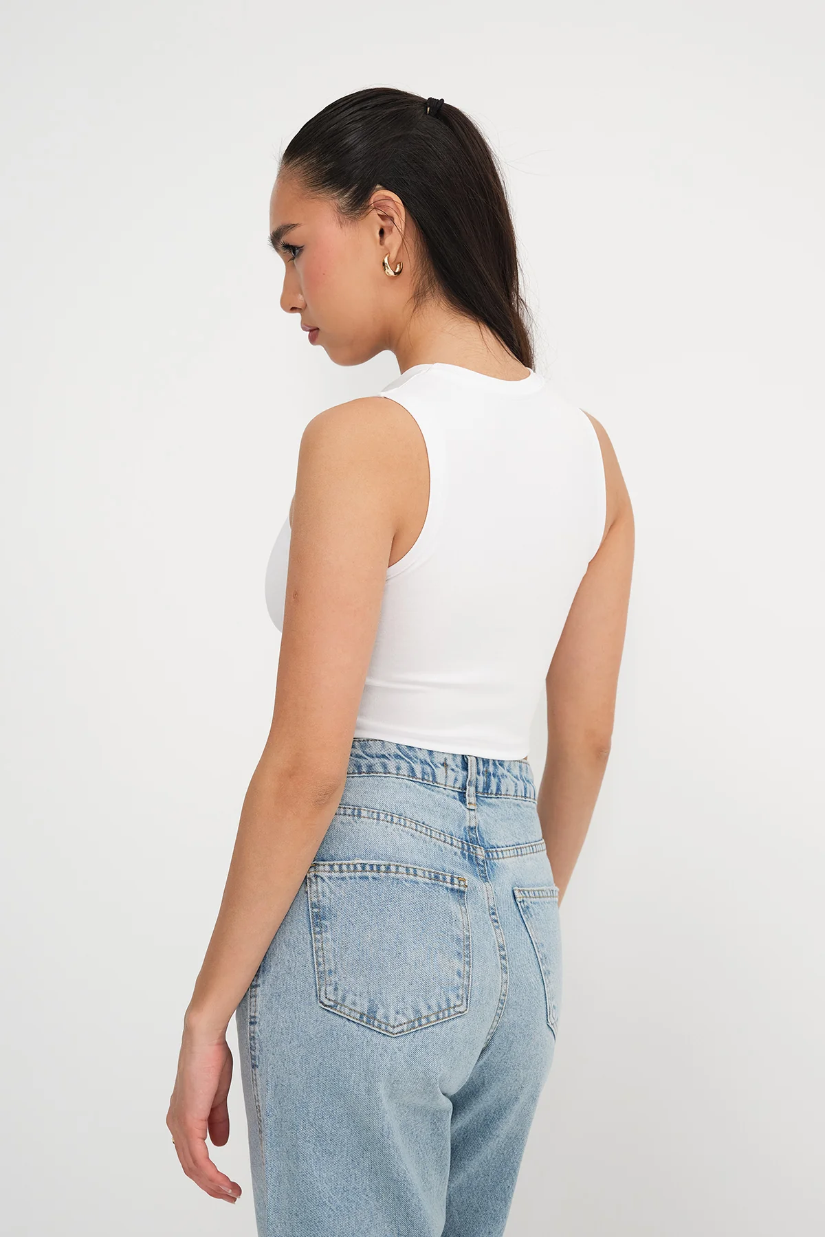 Crew Neck Crop Tank Top - Image 43