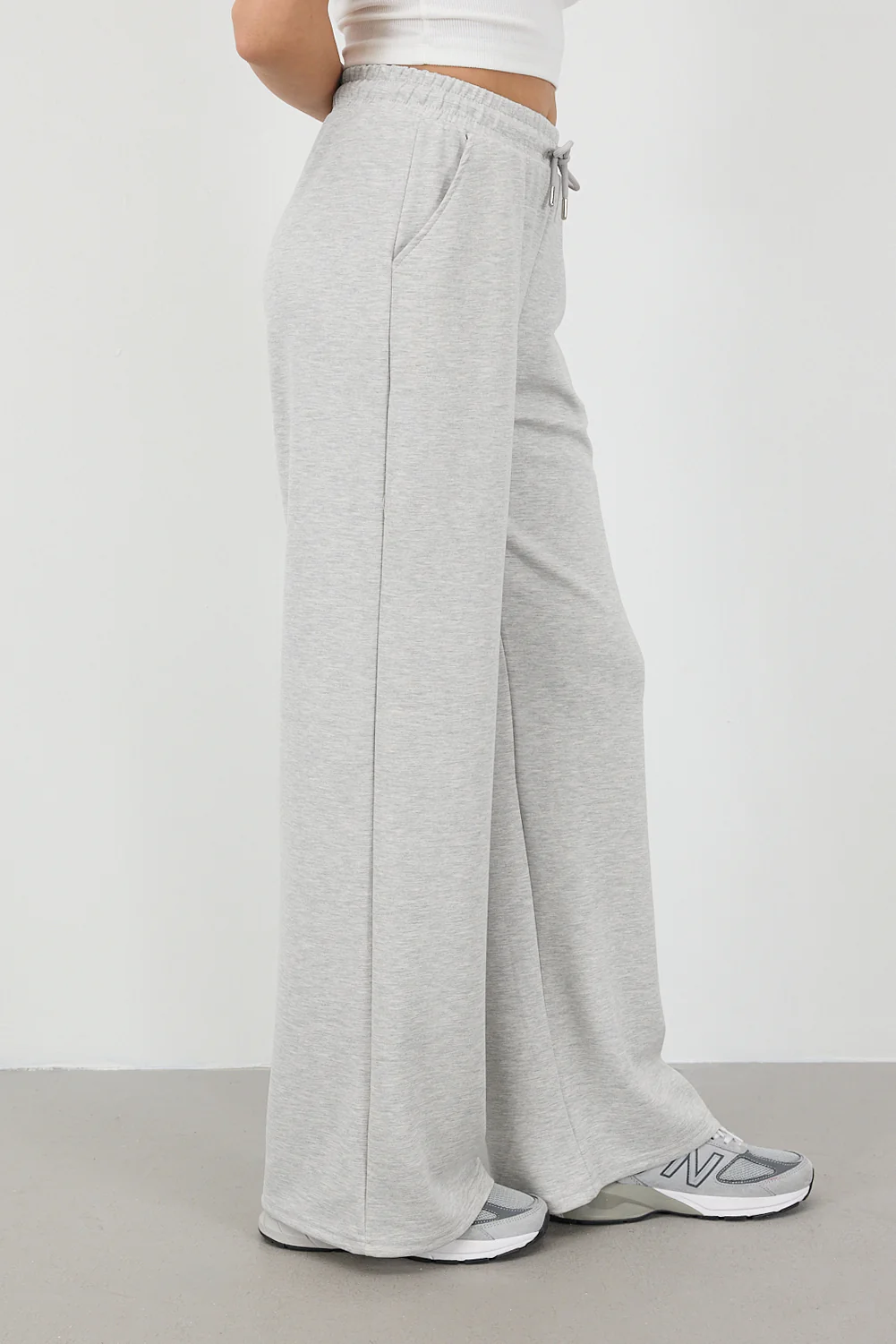 Elastic Waist Modal Sweatpants - Image 10