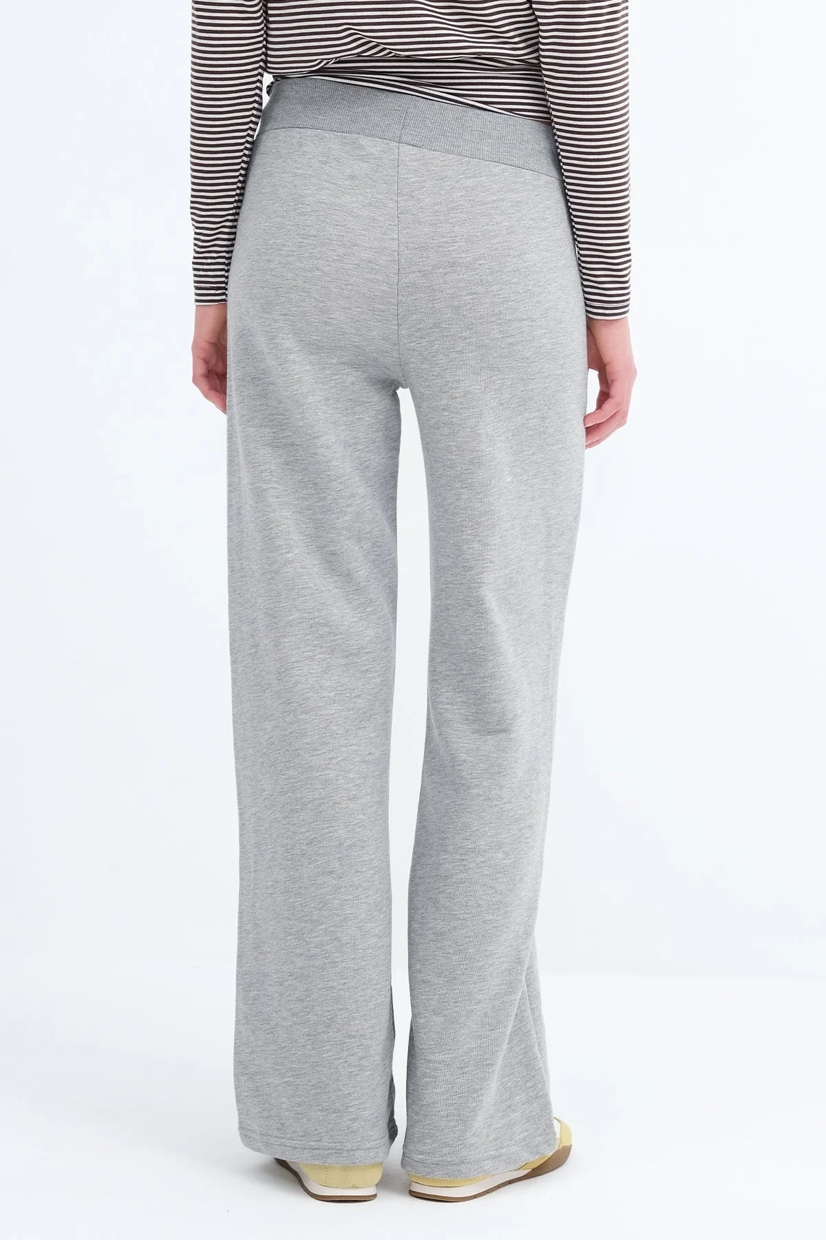 Elastic Waist Wide Leg Sweatpants - Image 17