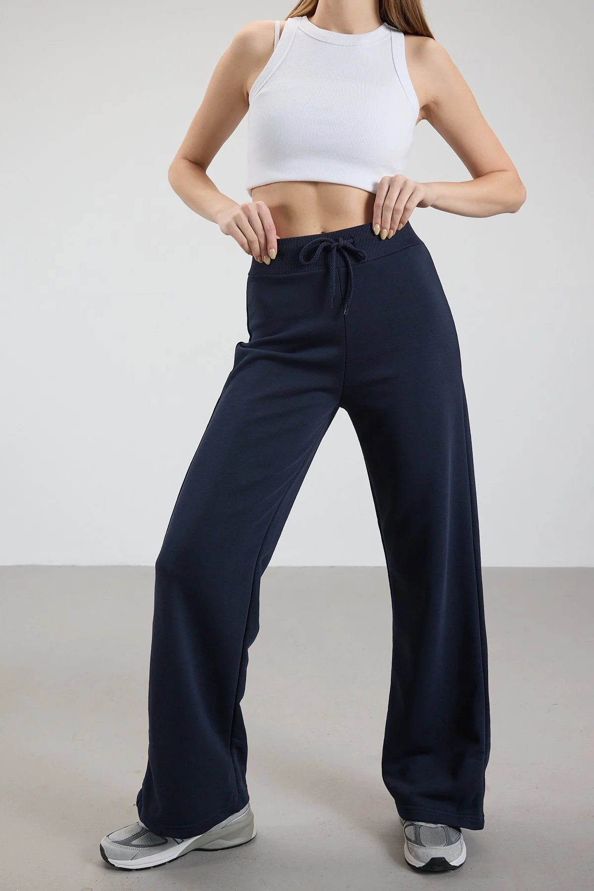 Elastic Waist Wide Leg Sweatpants - Image 31