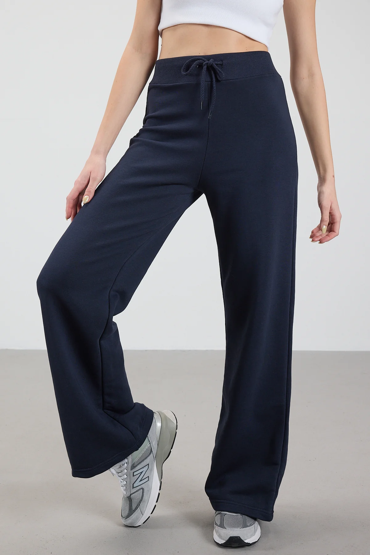 Elastic Waist Wide Leg Sweatpants - Image 33