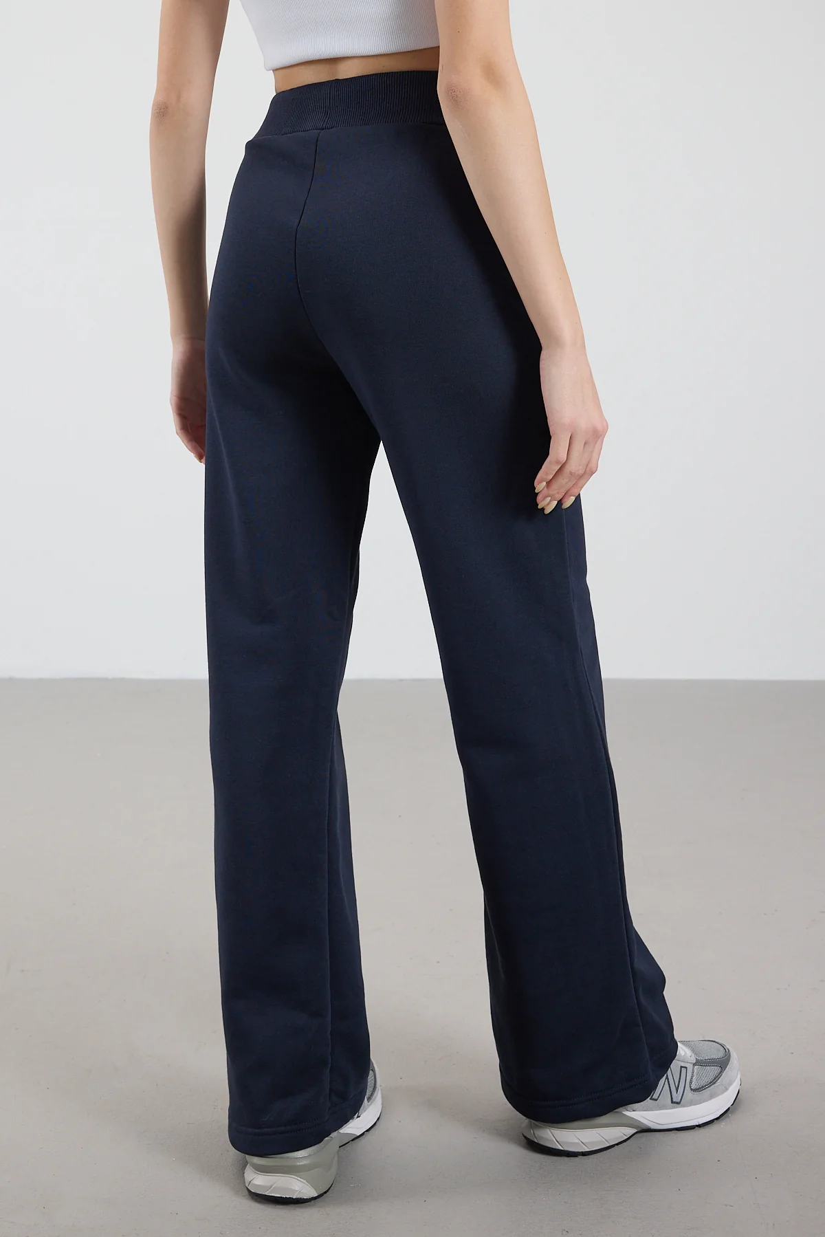 Elastic Waist Wide Leg Sweatpants - Image 34
