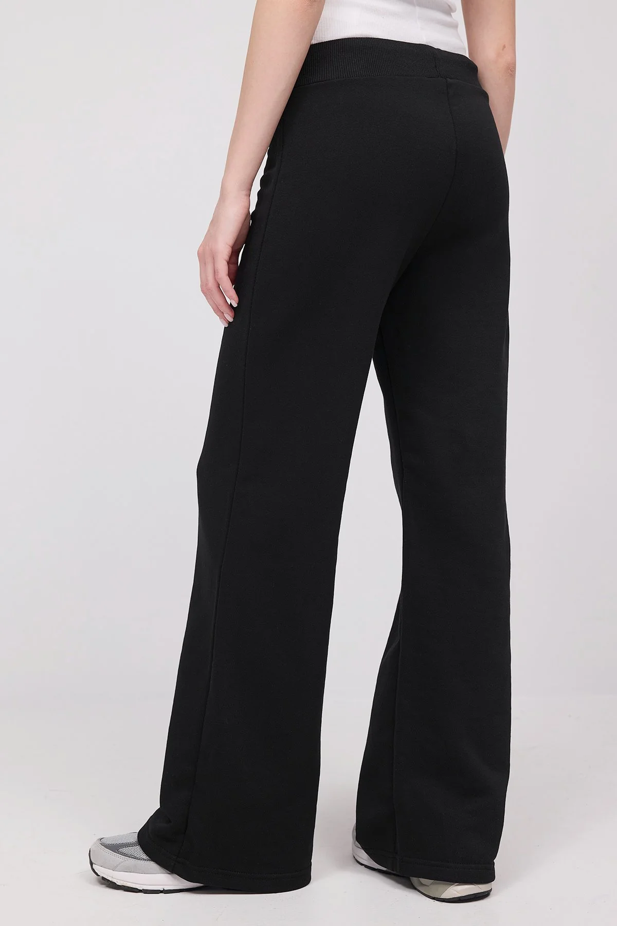 Elastic Waist Wide Leg Sweatpants - Image 40