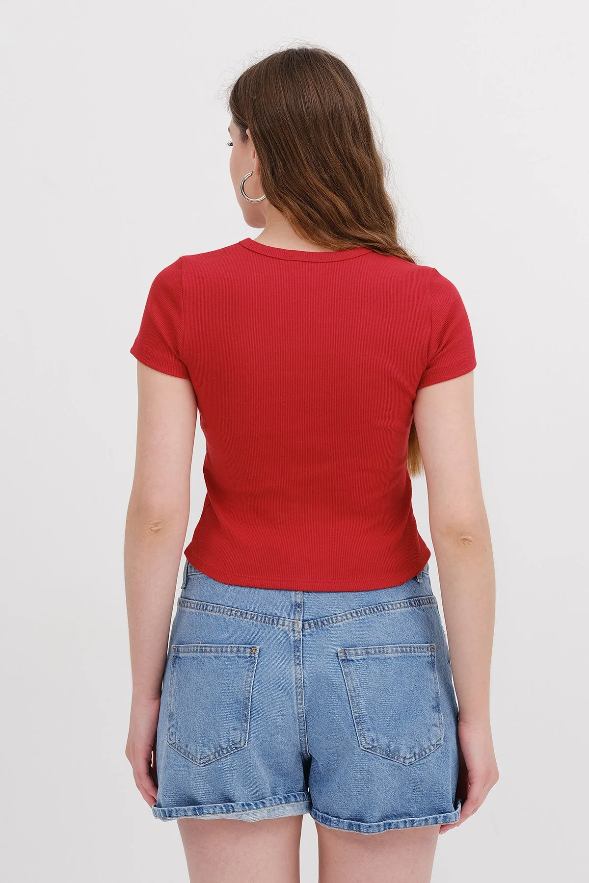 Round Neck Basic T-shirt - Image 10