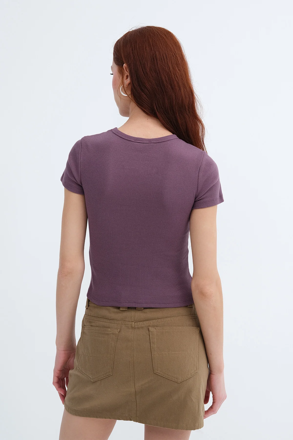 Round Neck Basic T-shirt - Image 11