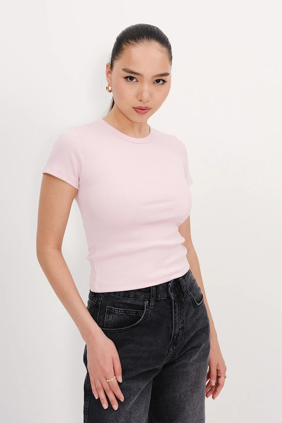 Round Neck Basic T-shirt - Image 24