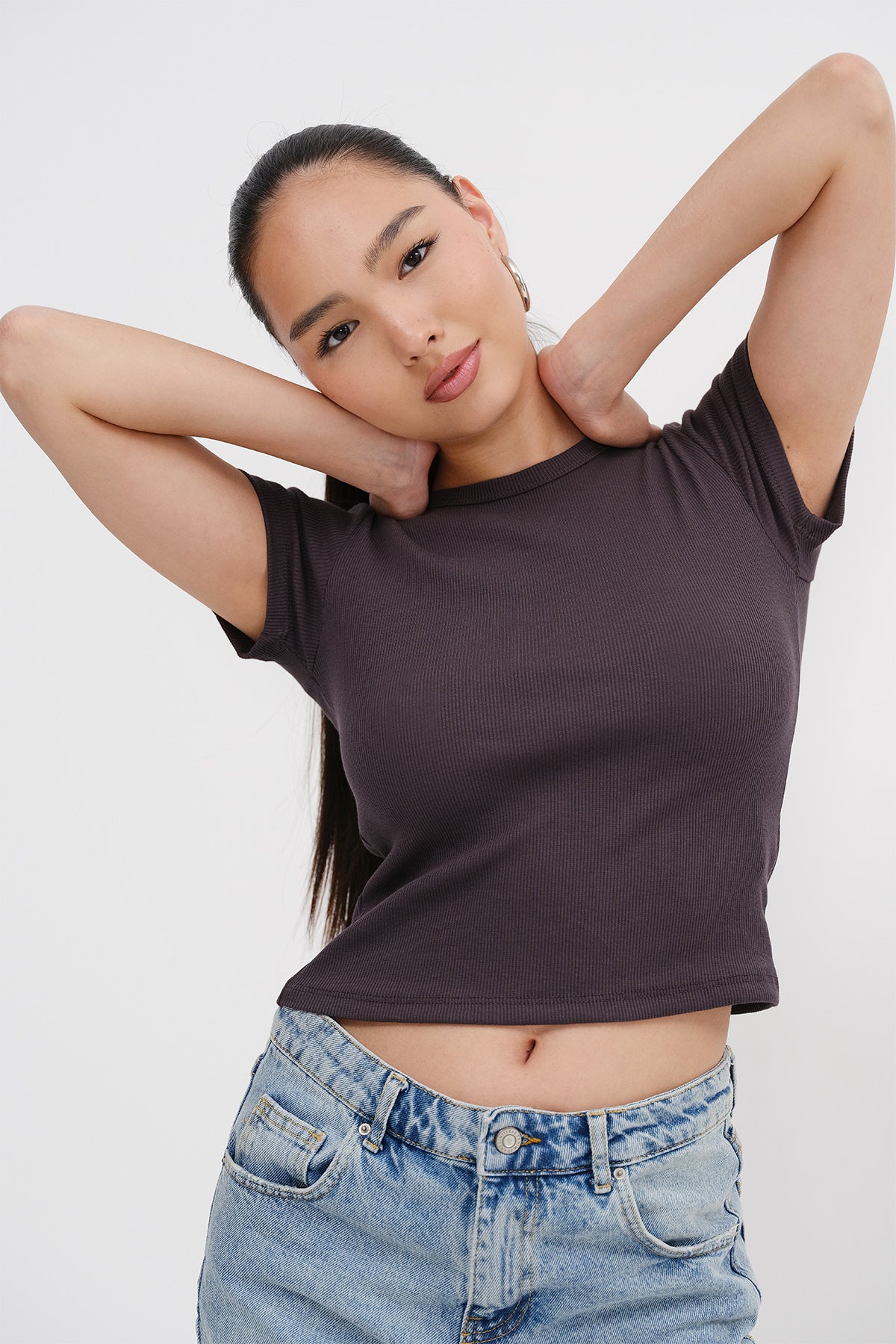 Round Neck Basic T-shirt - Image 28
