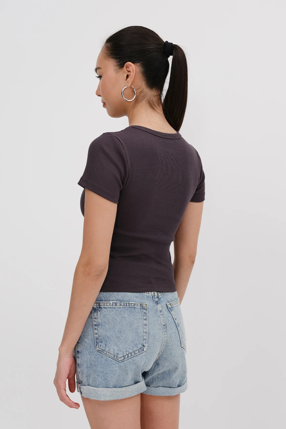 Round Neck Basic T-shirt - Image 29