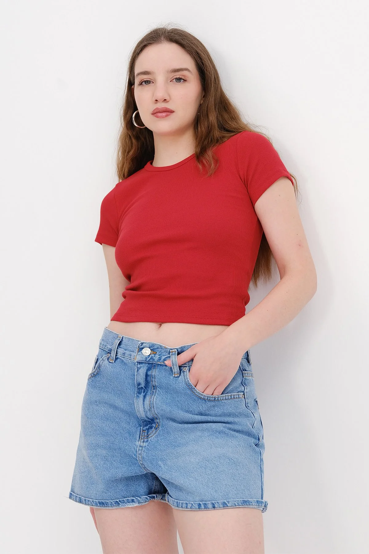 Round Neck Basic T-shirt - Image 4