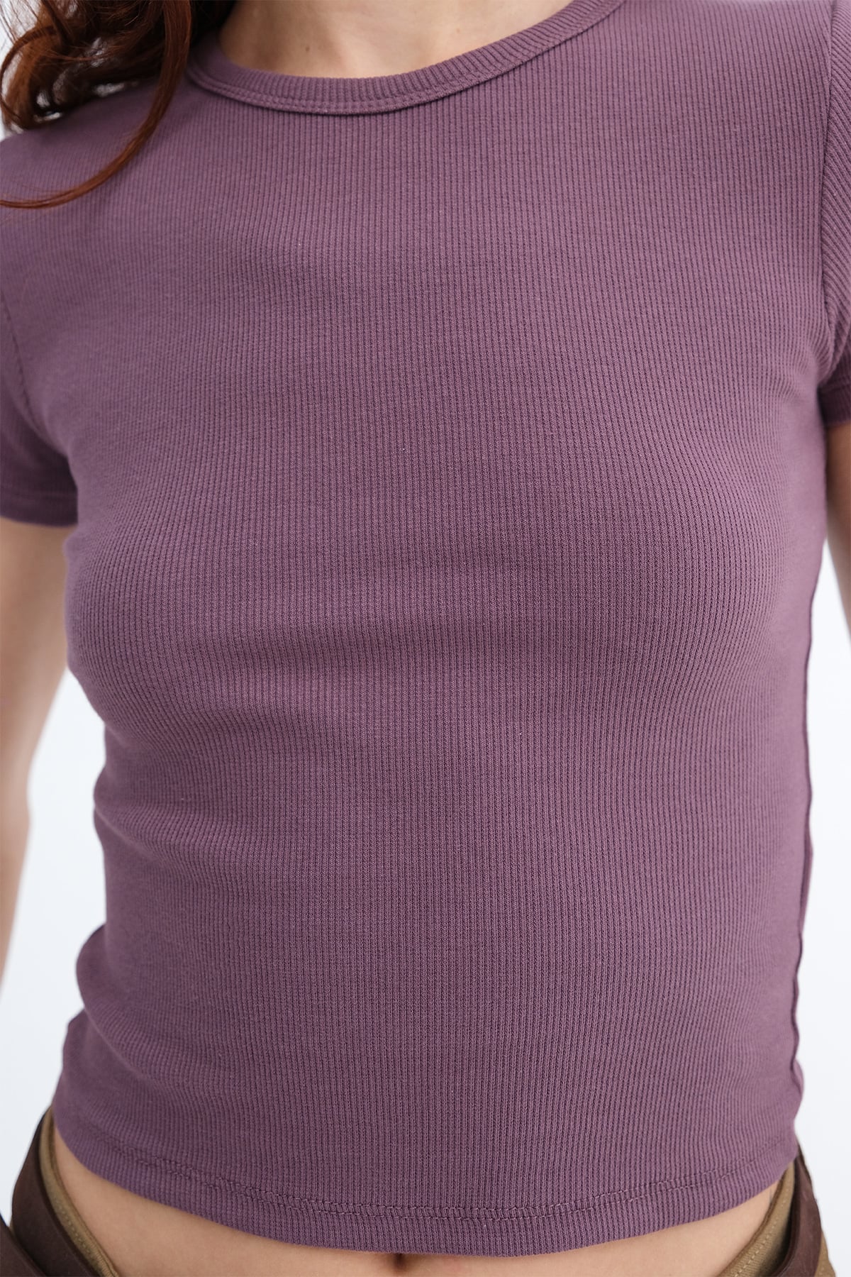Round Neck Basic T-shirt - Image 5