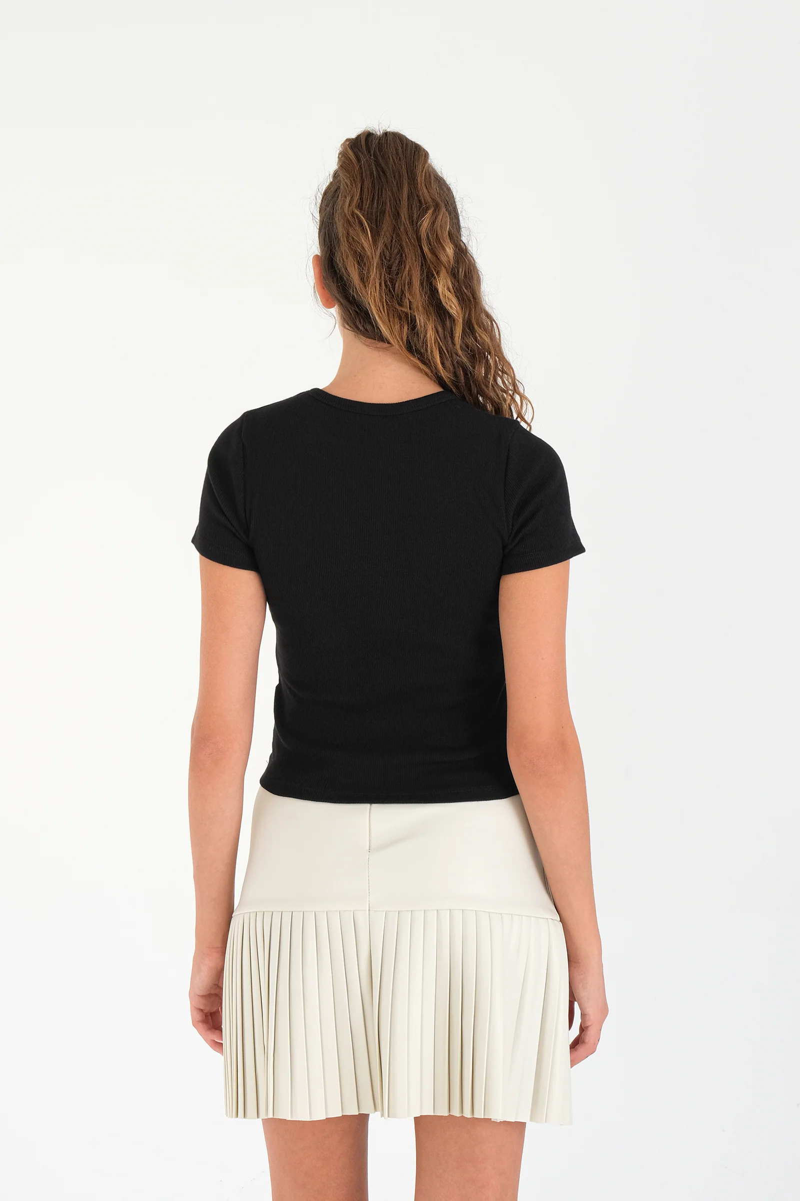 Round Neck Basic T-shirt - Image 83