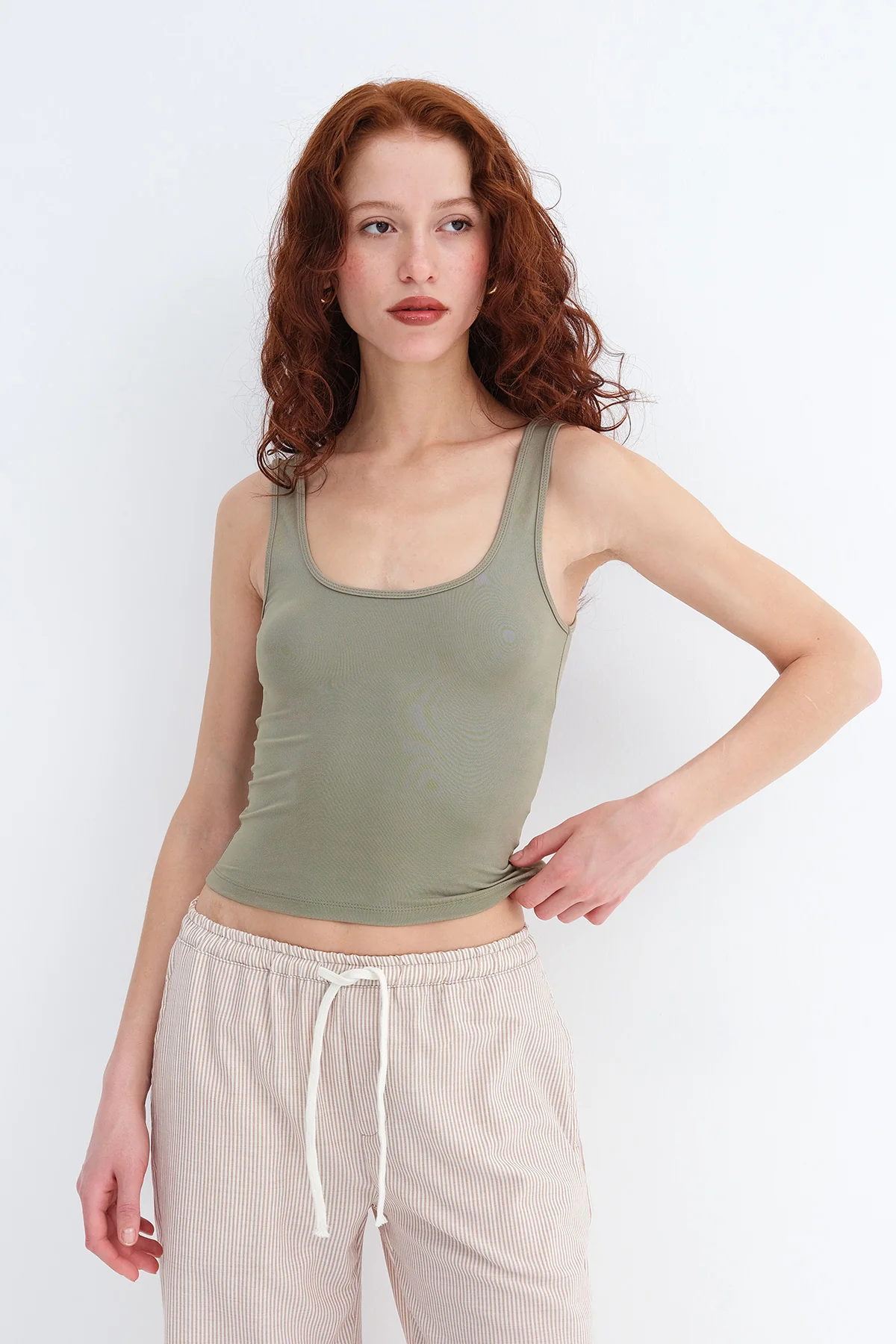U Neck Basic Undershirt - Image 13