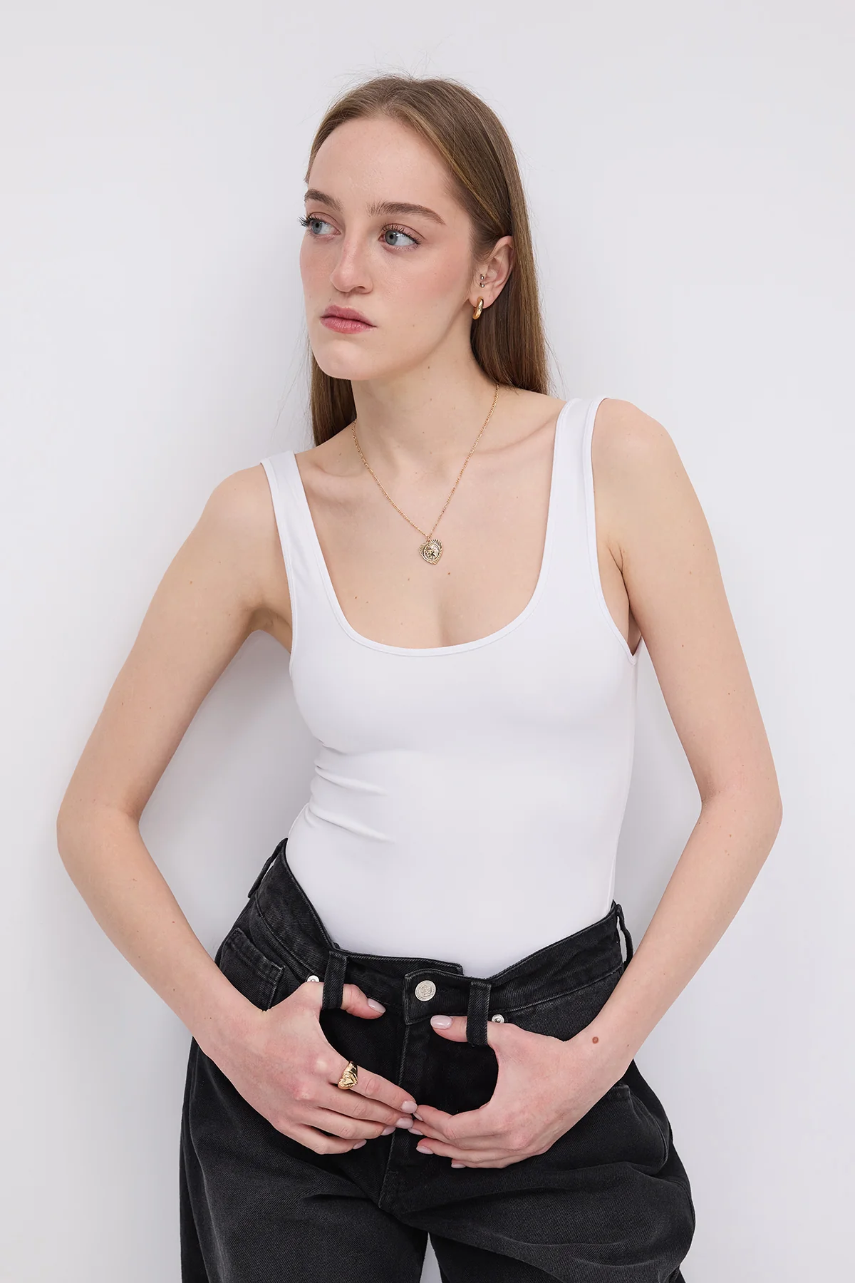 U Neck Basic Undershirt - Image 43