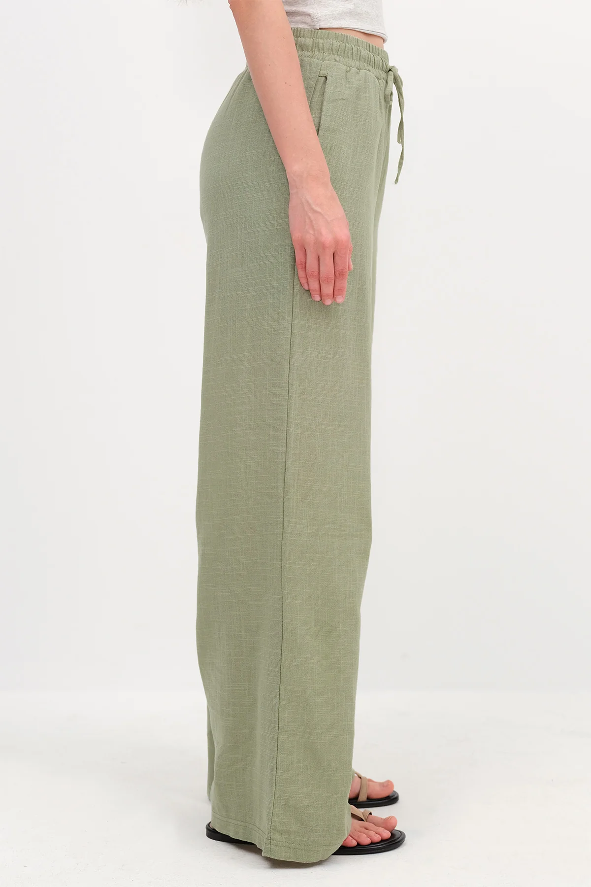 Wide Leg Trousers with Pockets - Image 12